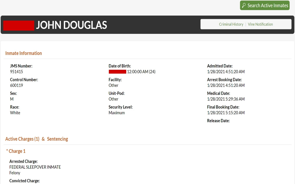 A screenshot from the Davidson County Sheriff’s Office displays a detainee's information chart, including personal details, identification numbers, birth date, incarceration details, and a charge listed as "FEDERAL SLEEPOVER INMATE" with a felony classification.